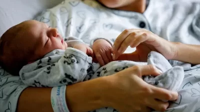 La tasa de natalidad cayó un 40% en Argentina y los hogares sin hijos ya son mayoría