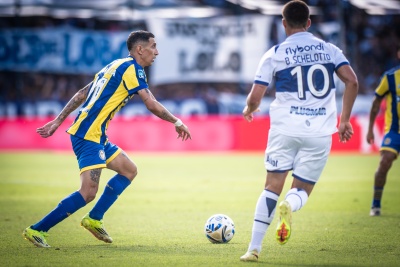 Gimnasia no pudo conservar la ventaja y cay&oacute; ante Rosario Central en el Bosque