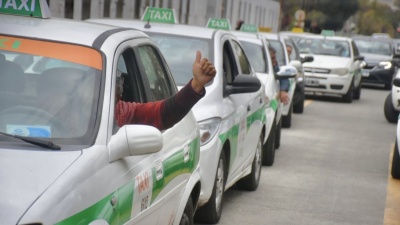 Taxis de La Plata pidieron frenar la violencia con los choferes de aplicaciones y reclamaron una soluci&oacute;n definitiva