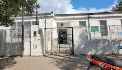 Una mam&aacute; denunci&oacute; que varias escuelas de Melchor Romero se quedaron sin agua y suspendieron las clases