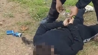 Intentaron robarle el auto a un polic&iacute;a federal en la Autopista La Plata-Buenos Aires y detuvieron a un menor armado