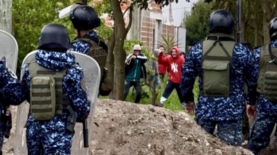 Nuevo intento de toma de tierras en La Plata termin&oacute; con un detenido y tensi&oacute;n con la Polic&iacute;a