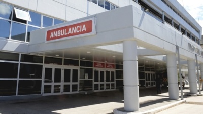 Le rompieron un vaso en la cara por defender a una amiga en un bar de La Plata y termin&oacute; hospitalizado