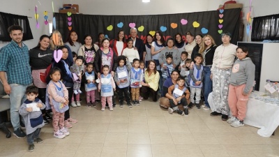 Alak inaugur&oacute; la obra 218 en una escuela de La Plata y est&aacute; a un paso de completar la primera etapa del plan