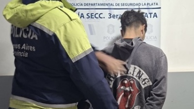 Detuvieron al &ldquo;Chicharr&iacute;n&rdquo; en Los Hornos: el joven acusado de balear a un hombre para robarle la bicicleta