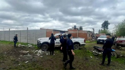 Patrullero termin&oacute; adentro de un club de La Plata durante una persecuci&oacute;n: &ldquo;No fue tragedia de casualidad&rdquo;