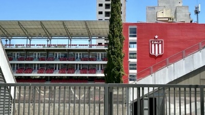 Denuncian una millonaria estafa inmobiliaria en Estados Unidos: hay exjugadores de Estudiantes entre los damnificados