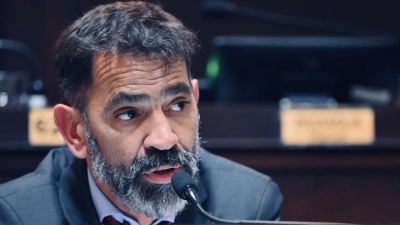 Juanes Osaba ya se siente candidato a intendente de Milei y suma consenso interno para enfrentar al &ldquo;kirchnerista de Alak&rdquo;