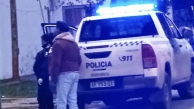 Conmoci&oacute;n en Berisso por la muerte de un trabajador municipal mientras esperaba el micro
