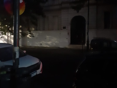Vecinos se quejaron por el mal funcionamiento de las luminarias en pleno centro de La Plata