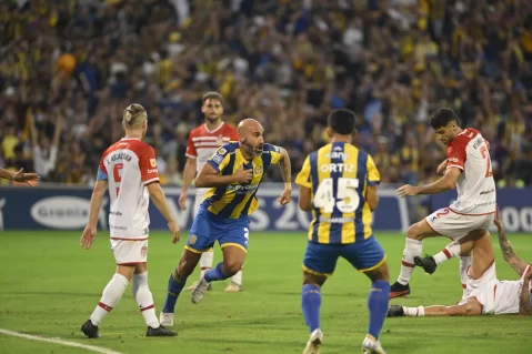 Guardia alta: ¿Por qué hay enojo en los hinchas de Estudiantes y qué insólito premio recibió Central a horas del partido?