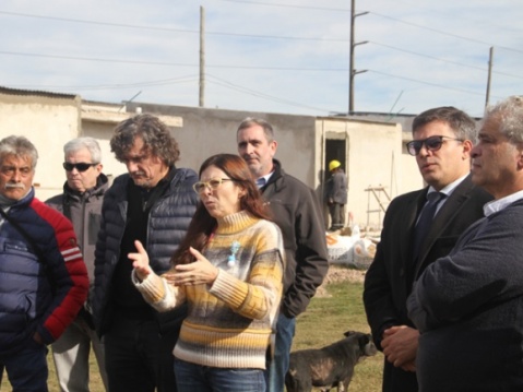 Batakis y Pérez Teruel recorrieron la construcción de 42 casas en Romero: "Trabajamos por un Estado que sortea obstáculos"