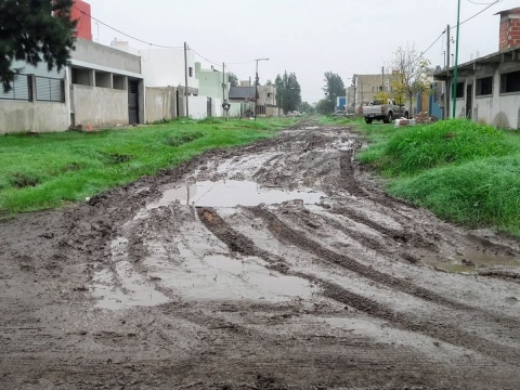 Vecinos denuncian el mal estado de la calle 141 entre 34 y 36 de San Carlos