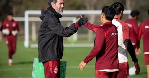 Todos adentro: Con el único refuerzo, juveniles y hasta un lesionado, Domínguez pasó lista para la final con Vélez