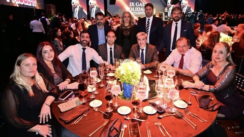 Juli, Nico y Juanes juntos en una cena en La Plata: la foto que alimenta la rosca entre el PRO y los libertarios