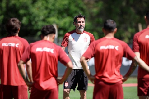 Con un regreso importante, Estudiantes espera por Argentinos para jugarse la clasificación a playoff