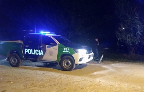 Una oficial de policía que vive en Berisso amenazó de muerte a su propio vecino