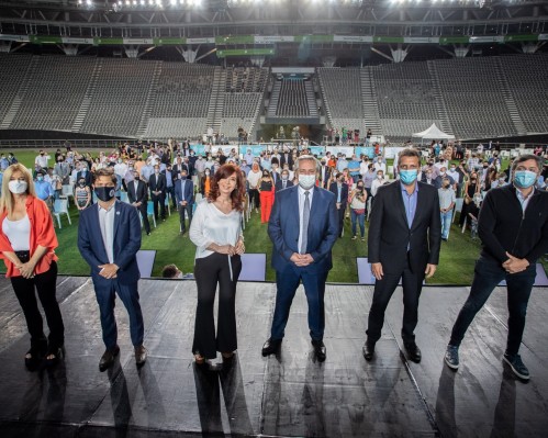 Alberto Fernández y Cristina Kirchner encabezarán el plenario de campaña en el Estadio Único Diego Maradona de La Plata