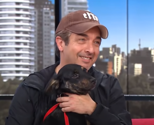 Ricardo Darín visitó de sorpresa el programa de Leo Montero... ¡con un perro!
