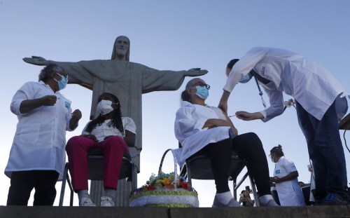 Comenzaron a exigir el certificado de vacunación a ciudadanos locales y turistas de Río de Janeiro