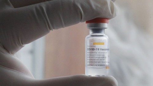 Suspendieron la distribución de 12 millones de vacunas contra el coronavirus en Brasil