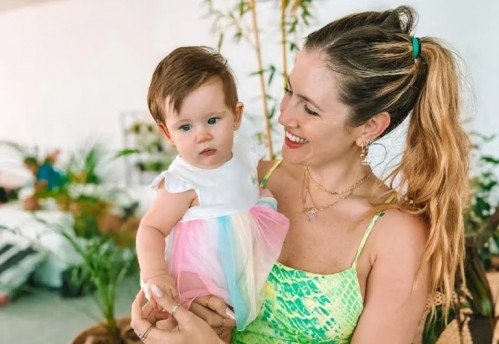 "¿Así o más ensañada?": Stephanie Demner compartió los mensajes de discriminación hacia su beba