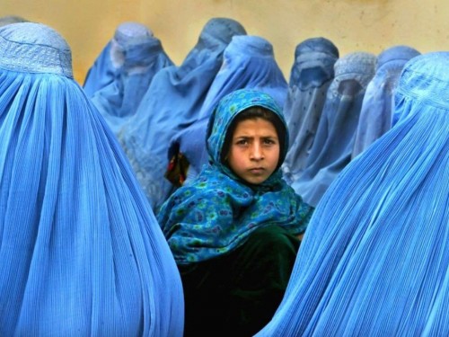 El terror de las mujeres afganas por la toma del poder del movimiento talibán