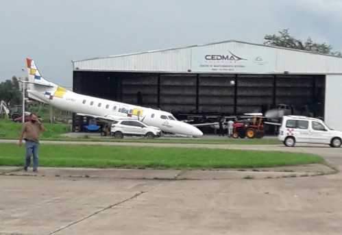 Un avión aplastó a un mecánico en el Aeropuerto de Morón