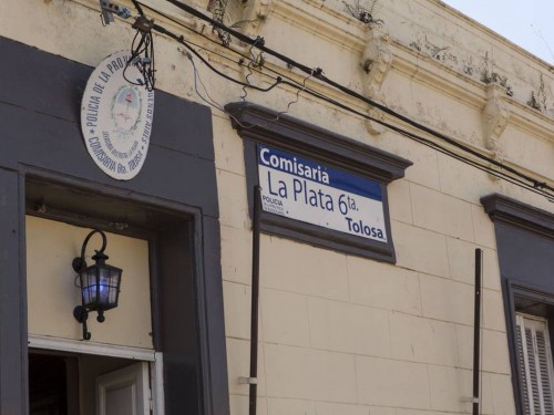 Una mujer de La Plata fue salvajemente golpeada por su pareja