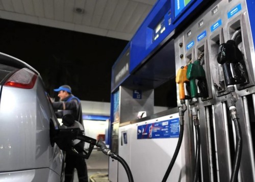 YPF aumentó un 10% el precio de sus combustibles desde este lunes
