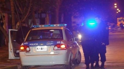 Un policía fue baleado en La Plata cuando intentaba detener a dos hombres