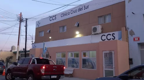Una clínica atendía a dos pacientes con el mismo apellido, uno falleció y al entregarlo a la familia se confundieron