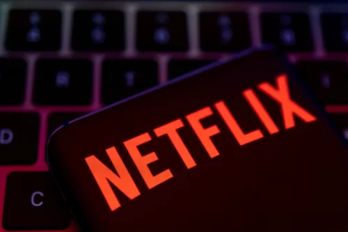Netflix informó que cobrará por compartir cuentas