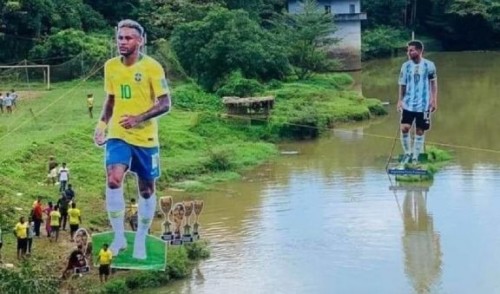 Primero Messi, también apareció Neymar y ahora Cristiano Ronaldo: las gigantografías en el estado de Kerala, India