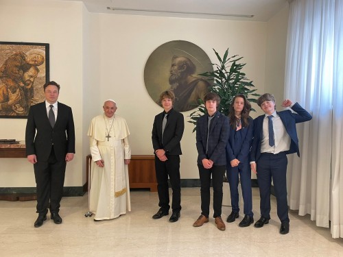 El papa Francisco se reunió en el Vaticano con Elon Musk