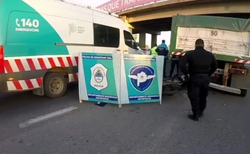 Una persona perdió la vida luego de impactar contra un camión en la Autopista La Plata-Buenos Aires