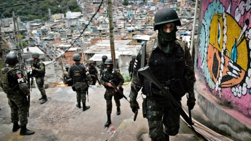 Hay 18 muertos en Brasil tras un sangriento operativo en la favela