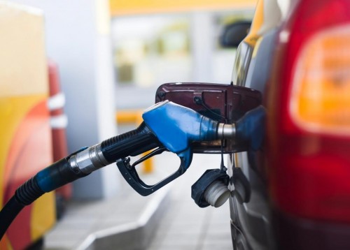 La Secretaría de Energía implementó un esquema progresivo de recomposición de precios del combustible
