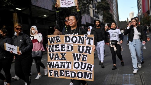 Más de 50 detenidos en protestas antivacunas en Australia