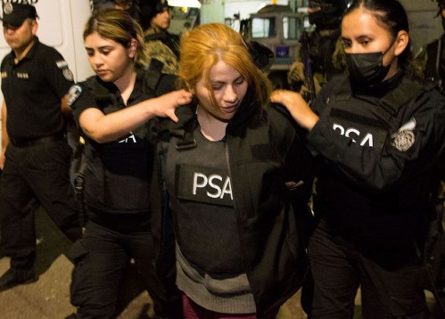 Atentado a Cristina Kirchner: detuvieron a una amiga de Brenda Uliarte y hubo tres nuevos allanamientos