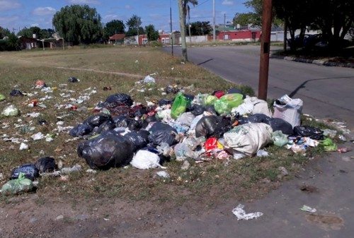 Vecinos de Barrio Aeropuerto denuncian que hay basura hace semanas sin recolectar