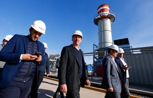 Darío Martínez y Basualdo recorrieron la Central Termoeléctrica de Ezeiza: "Trabajamos para que el país siga creciendo"
