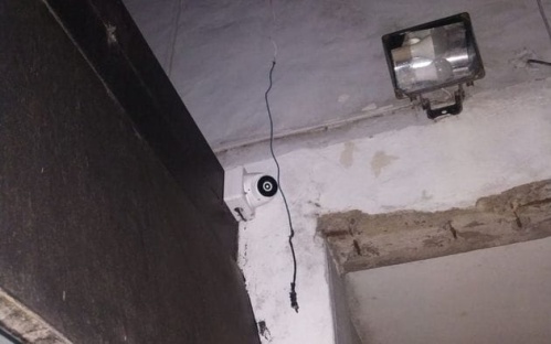 En barrio Hipódromo reclaman por el mal estado del cableado eléctrico que genera "chispazos y fuego"