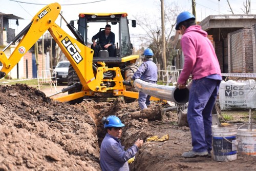 Una importante obra de cloacas beneficiará a 2.500 vecinos en Altos de San Lorenzo