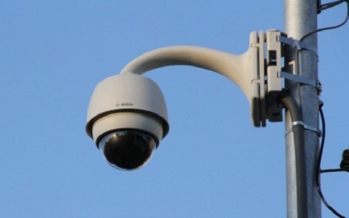 En Melchor Romero exigen la colocación de más cámaras de seguridad porque "nadie respeta los semáforos"