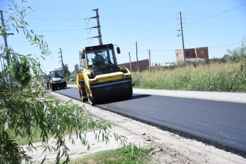 La repavimentación en calle 167 de Melchor Romero avanza, y potenciará el desarrollo de la localidad