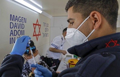 Con un gran porcentaje de vacunados, Israel endurece las restricciones por la variante Delta