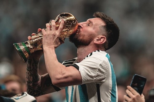 Messi íntimo: su momento con la copa, los festejos, los exabruptos y el recuerdo para Maradona 