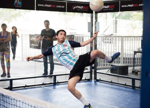 "Tengo un poco de cagazo de…": un joven platense vivirá 6 meses en los Emiratos Árabes para "llevar" un deporte muy especial
