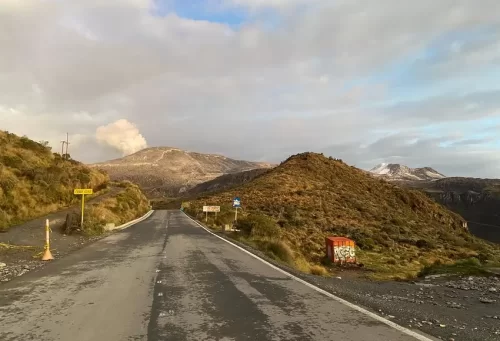 "Alerta naranja" en Colombia por el volcán Nevado del Ruiz: reportan caída de cenizas en Caldas